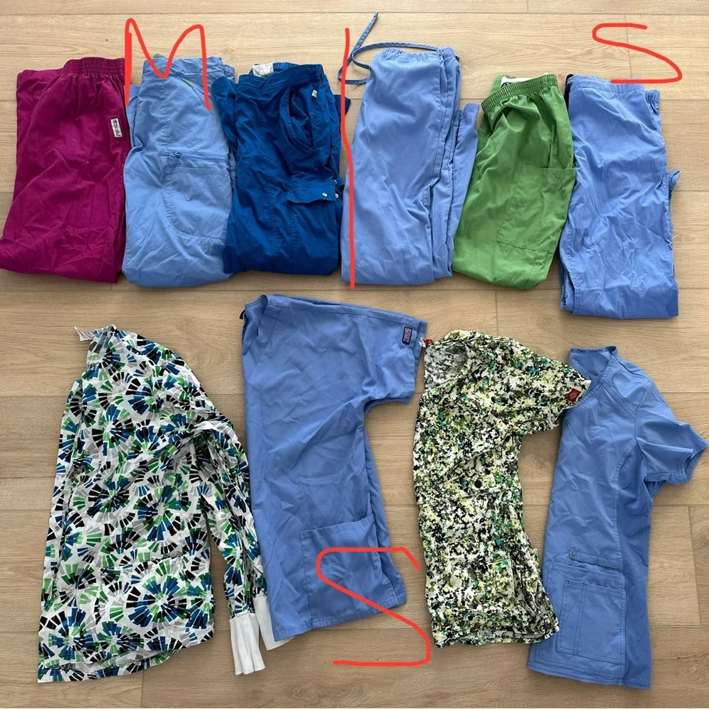 Random 10 piece scrub lot. Size S and M. - Picture 1 of 1